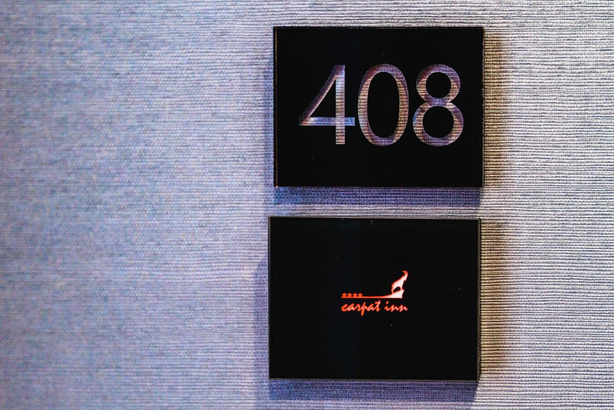 Hotel Carpat Inn アズガ エクステリア 写真