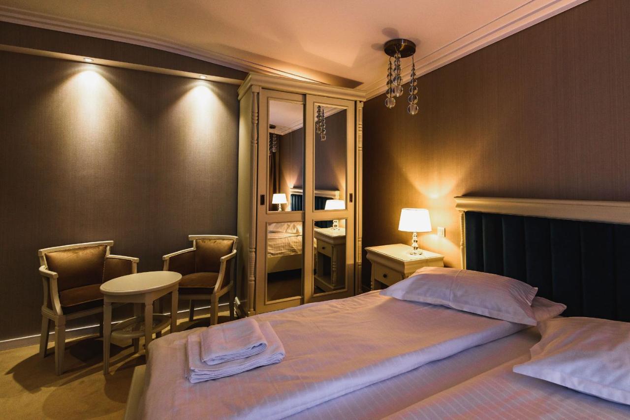 Hotel Carpat Inn アズガ エクステリア 写真